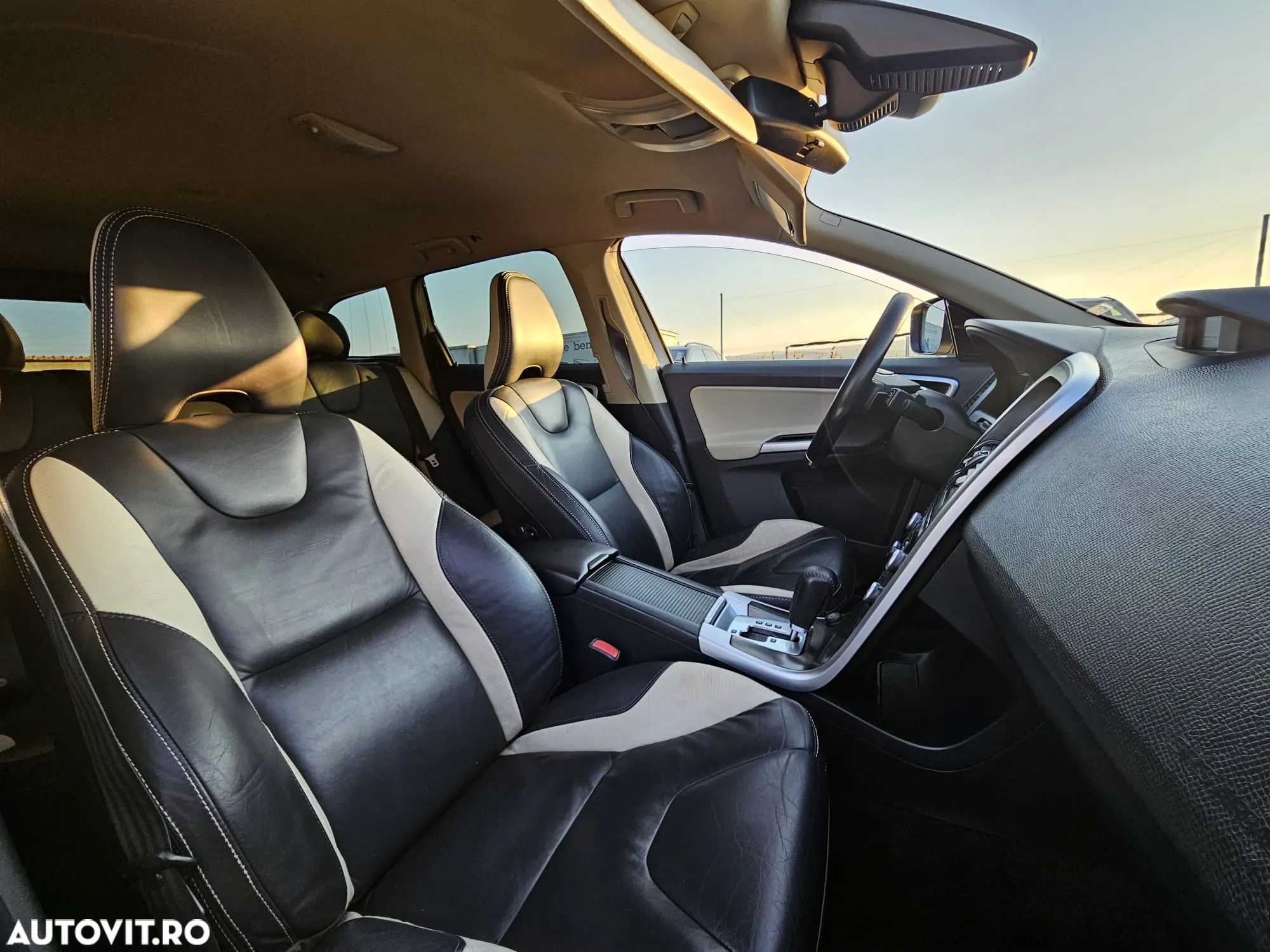 Volvo XC 60 2.4D Aut. RDesign - 27