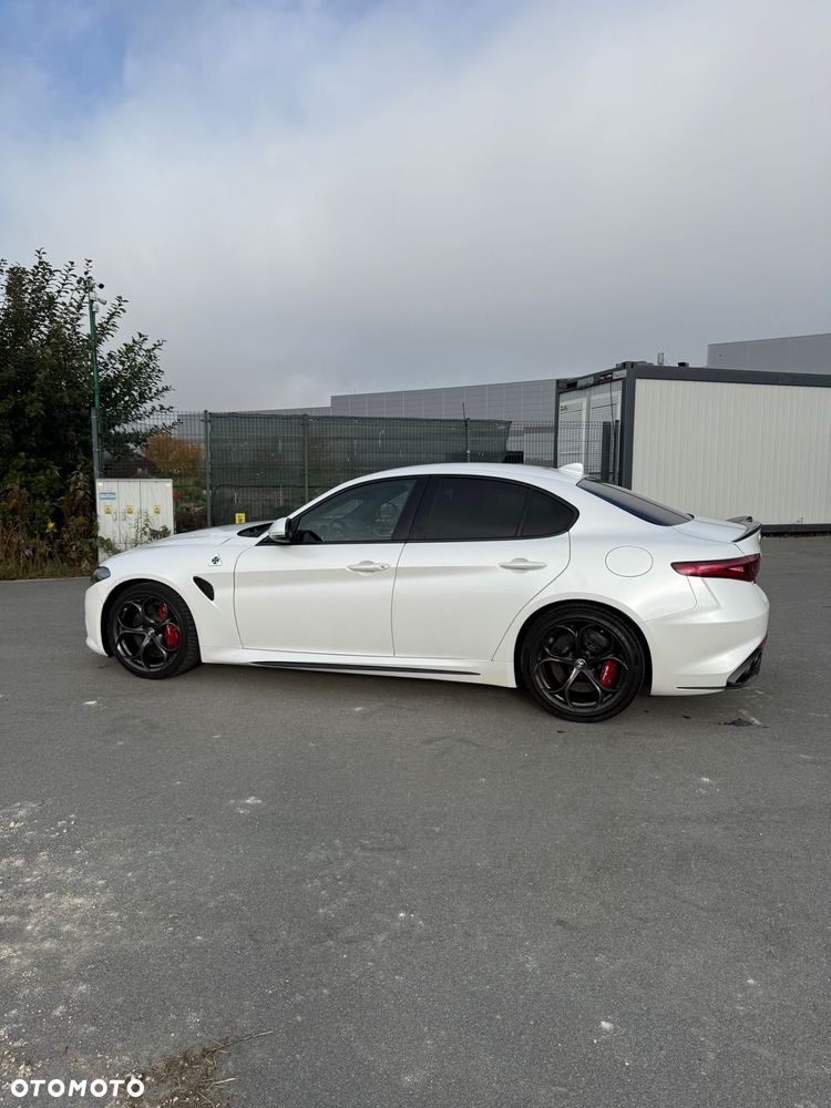 Alfa Romeo Giulia 2.9 V6 Bi-Turbo AT8 Quadrifoglio - 1