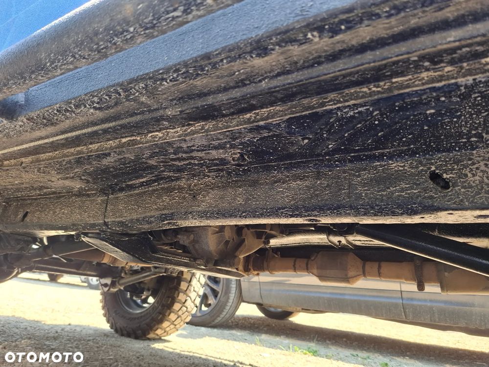 Jeep Cherokee - 29
