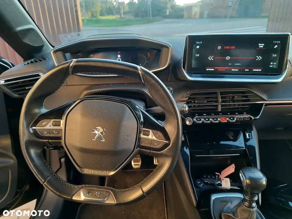 Peugeot 208 PureTech 100 GT - 27