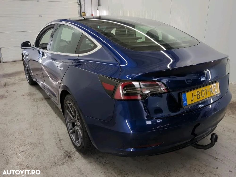 Tesla Model 3 Standard Reichweite Plus Hinterradantrieb - 4