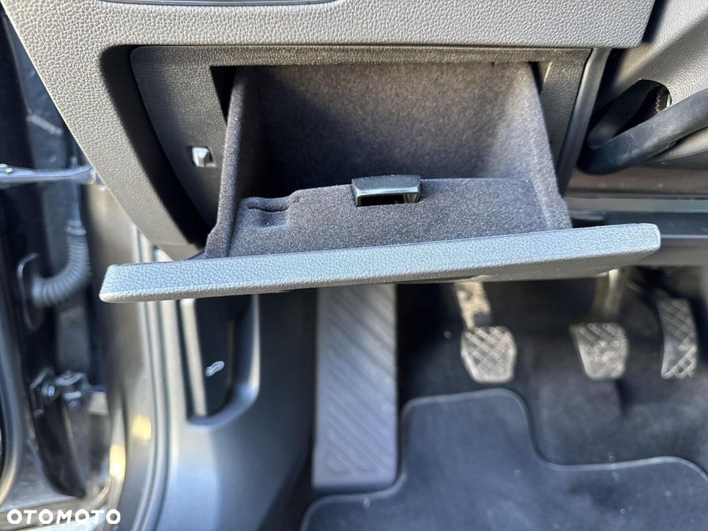 Volkswagen Passat 2.0 TDI EVO Business - 31