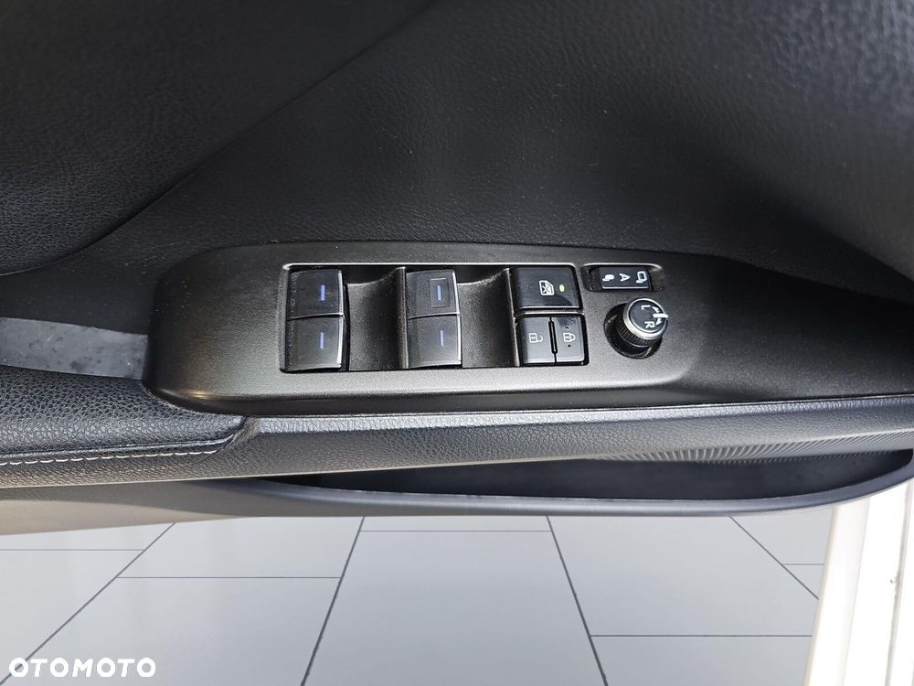 Toyota Camry 2.5 Hybrid Prestige CVT - 19