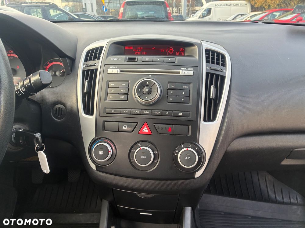 Kia Ceed 1.6 Crdi M - 16