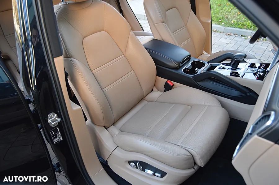 Porsche Cayenne S Tiptronic S Platinum Edition - 31