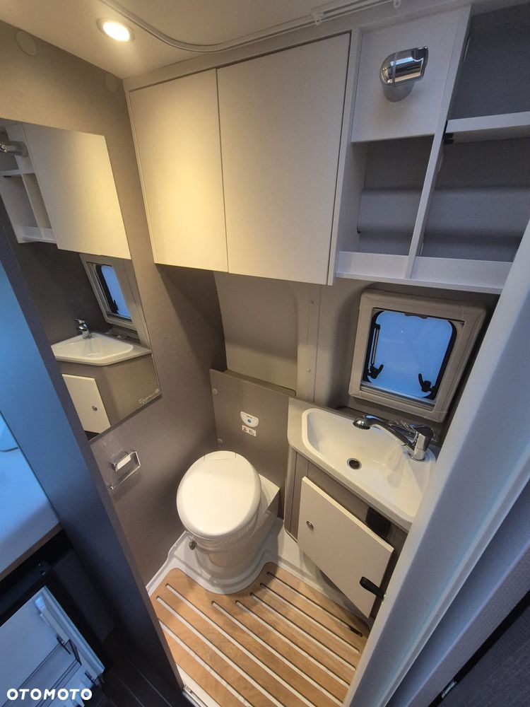 Carado 4x4 170KM CV590 FV23% MAX doposażony HAK kamper van kampervan - 17