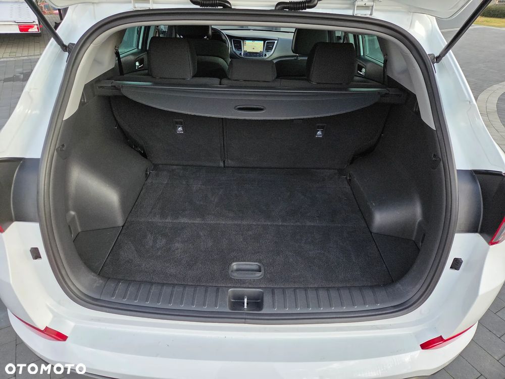 Hyundai Tucson 2.0 CRDI 4WD Automatik Premium - 22