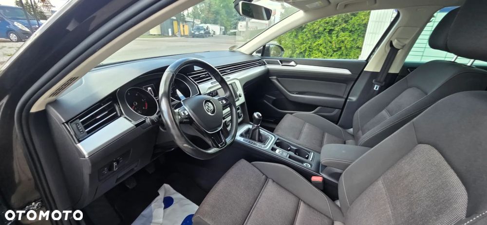 Volkswagen Passat Variant 2.0 TDI BMT Highline - 30