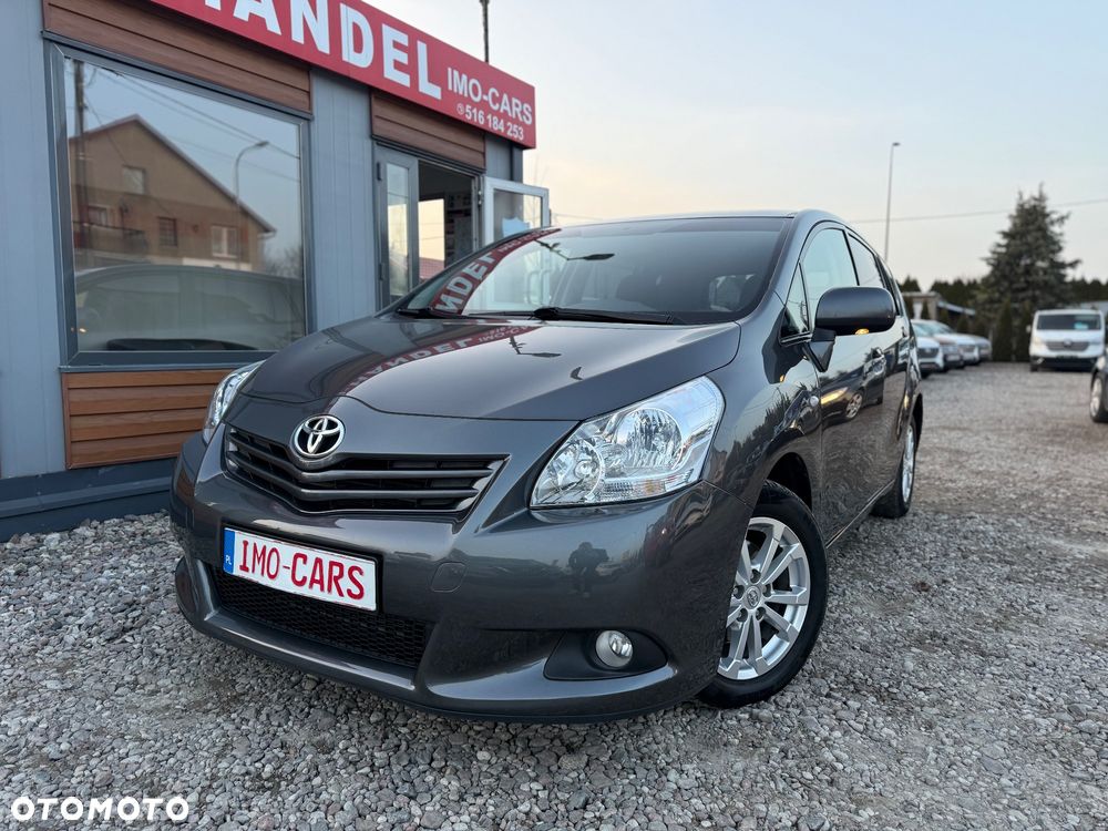 Toyota Verso 2.0 D-4D Premium - 2