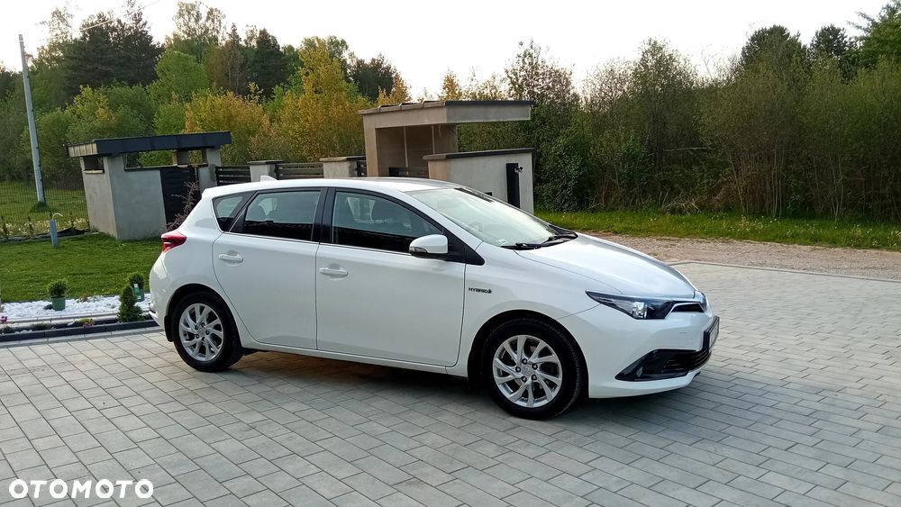 Toyota Auris Hybrid 135 Premium - 10