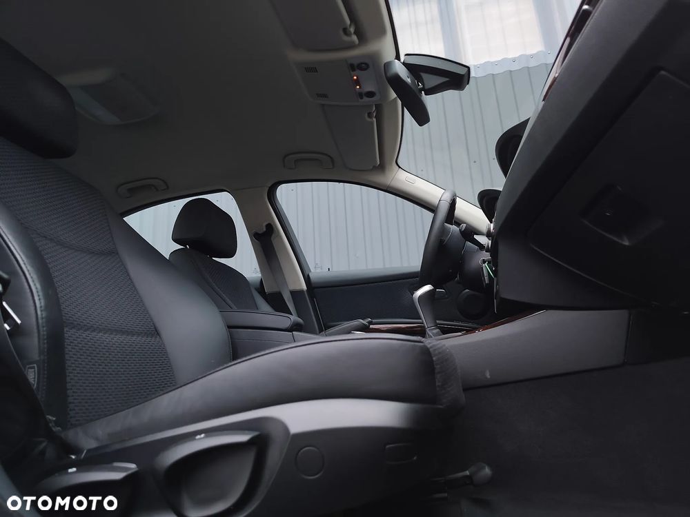 BMW Seria 3 318i Edition Exclusive - 34