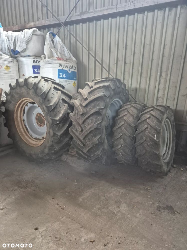 Opony wraz z felgami rozm.: 480/70R30 i 320/70R24 - 3