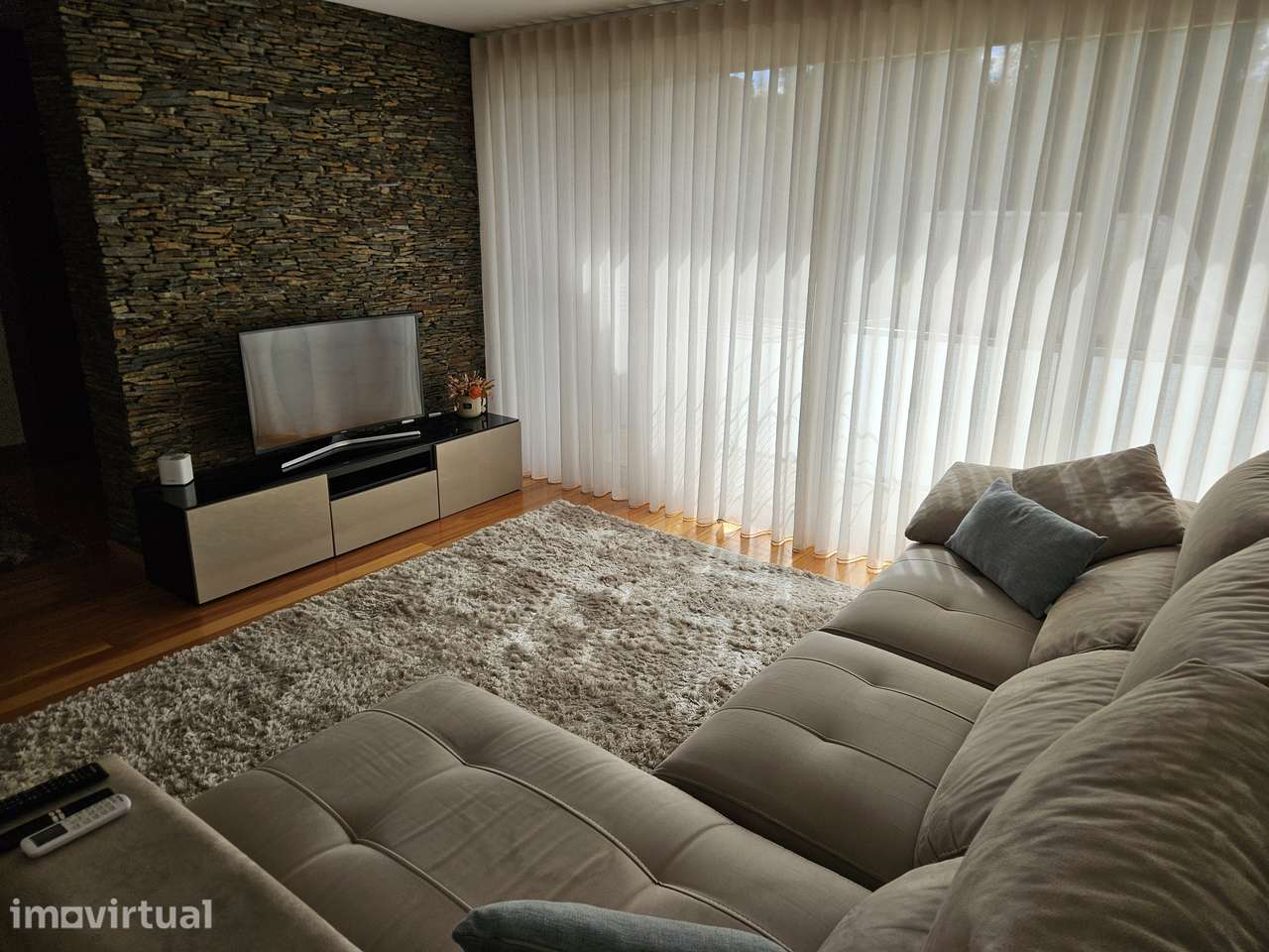 Moradia T3 Gaveto (249m²) c/ Terraço e Garagem em Vermoim - Grande imagem: 3/29