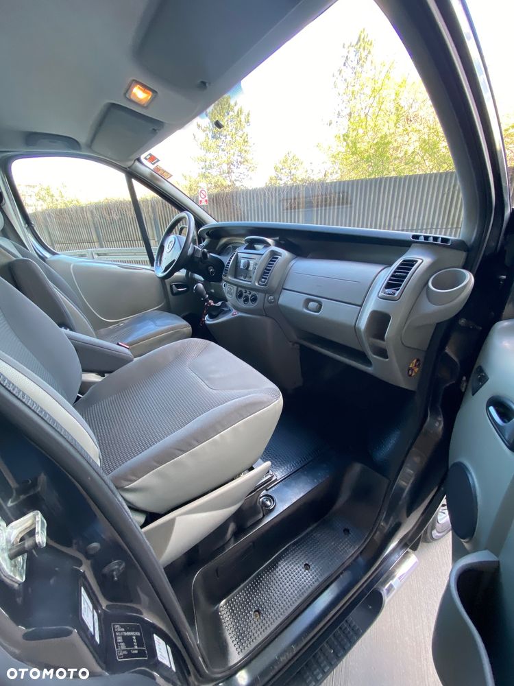 Opel Vivaro L2H1 2.9t - 16