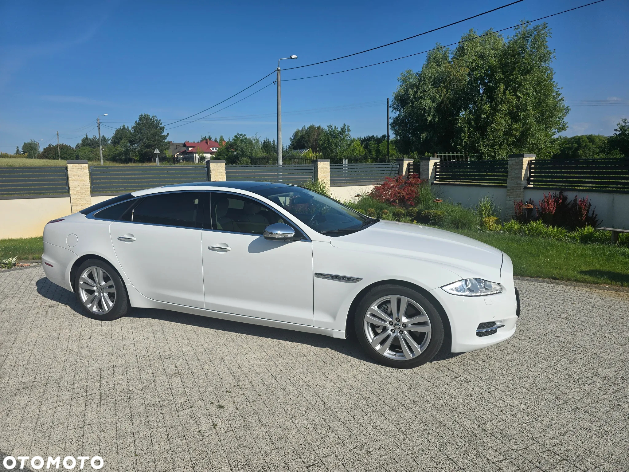 Jaguar XJ 5.0 V8 LWB Portfolio - 2