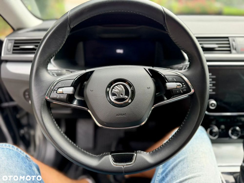 Skoda Superb 2.0 TDI SCR Ambition DSG - 34