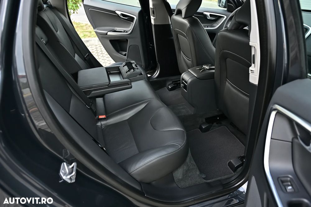 Volvo XC 60 D4 AWD Geartronic Summum - 23