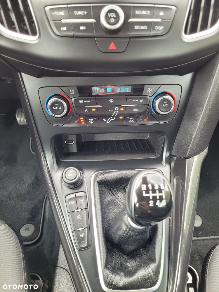 Ford Focus 1.0 EcoBoost Titanium - 16