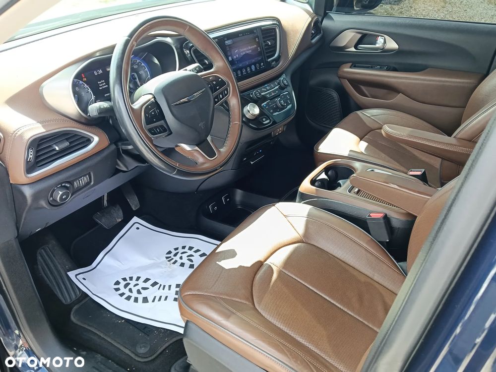 Chrysler Pacifica - 28