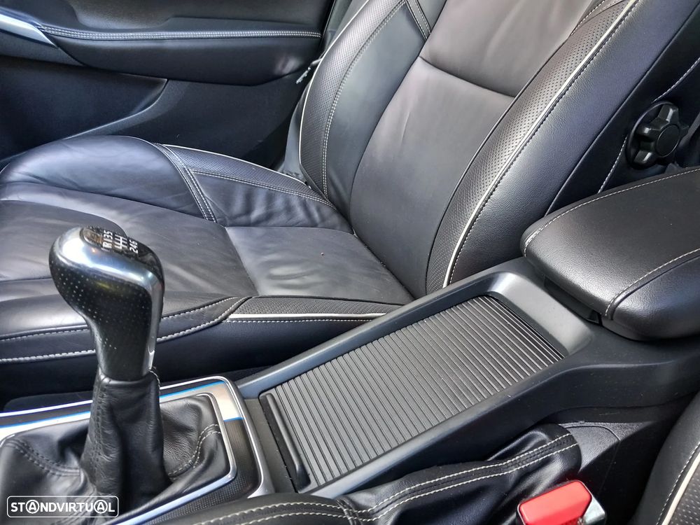 Volvo V40 D2 R Design - 28