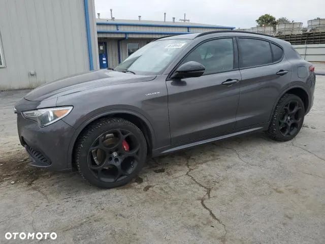 Alfa Romeo Stelvio - 1