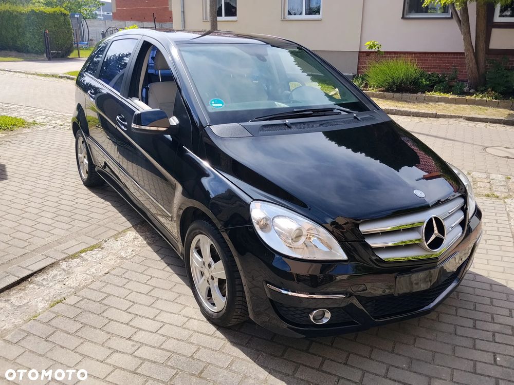 Mercedes-Benz Klasa B 200 Special Edition - 32