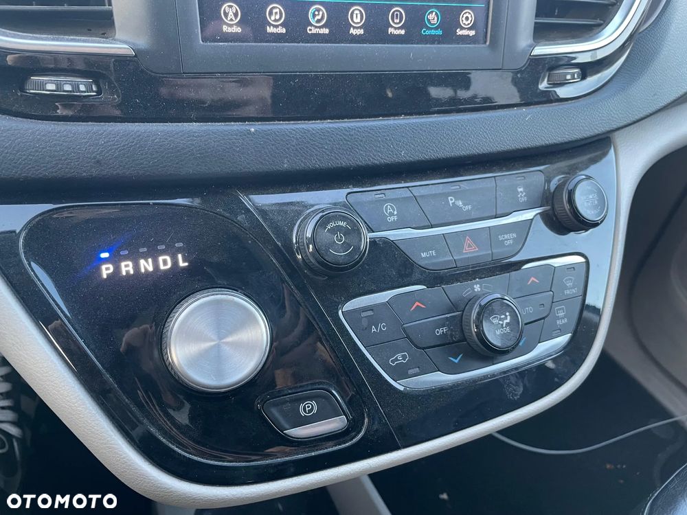 Chrysler Pacifica - 20