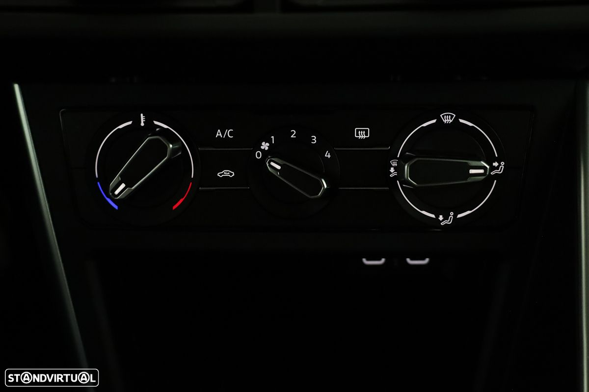 VW Taigo 1.0 TSI Urban DSG - 12