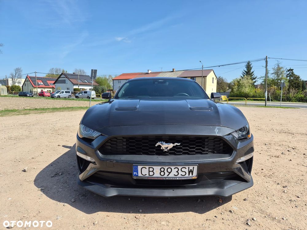 Ford Mustang - 1