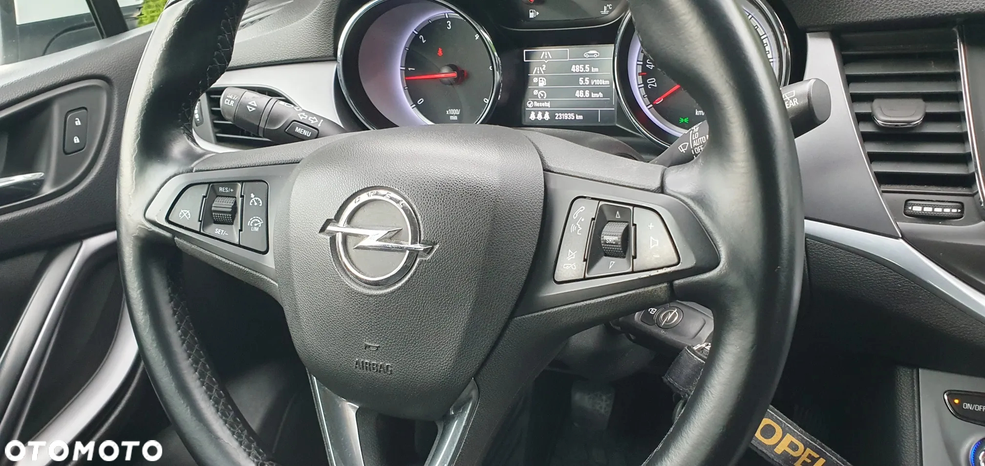 Opel Astra IV 1.6 CDTI Essentia - 32