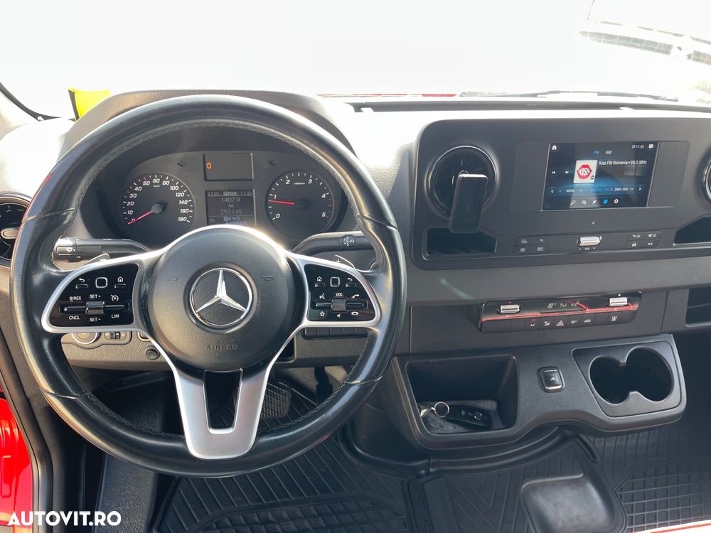Mercedes-Benz Sprinter - 33