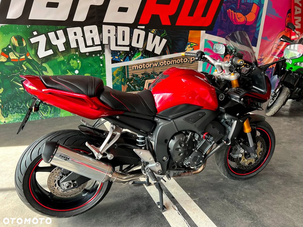 Yamaha FZ - 8