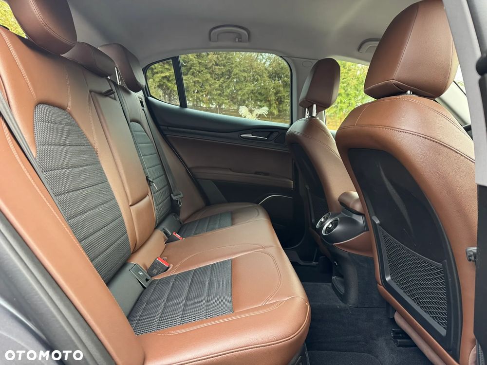 Alfa Romeo Stelvio 2.2 16V AT8 Business - 23