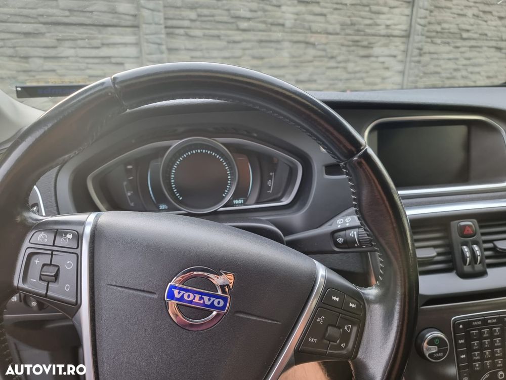 Volvo V40 D4 VEA Momentum - 6