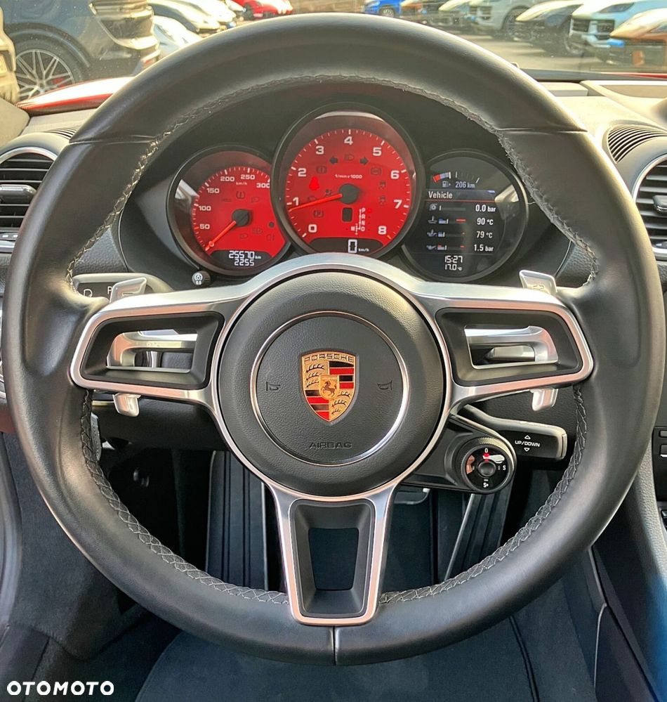 Porsche 718 Cayman - 22
