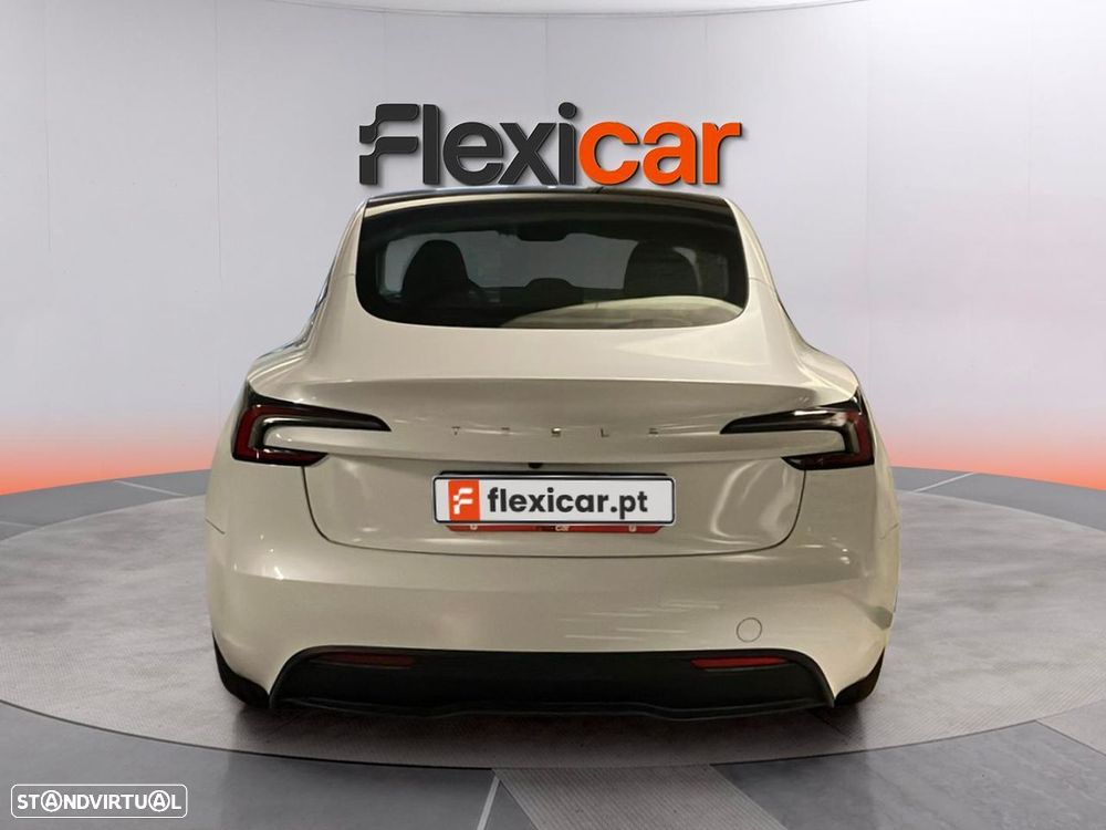 Tesla Model 3 - 8