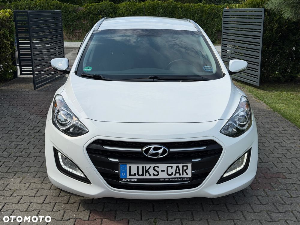 Hyundai i30 blue Kombi 1.4 YES Silver - 8