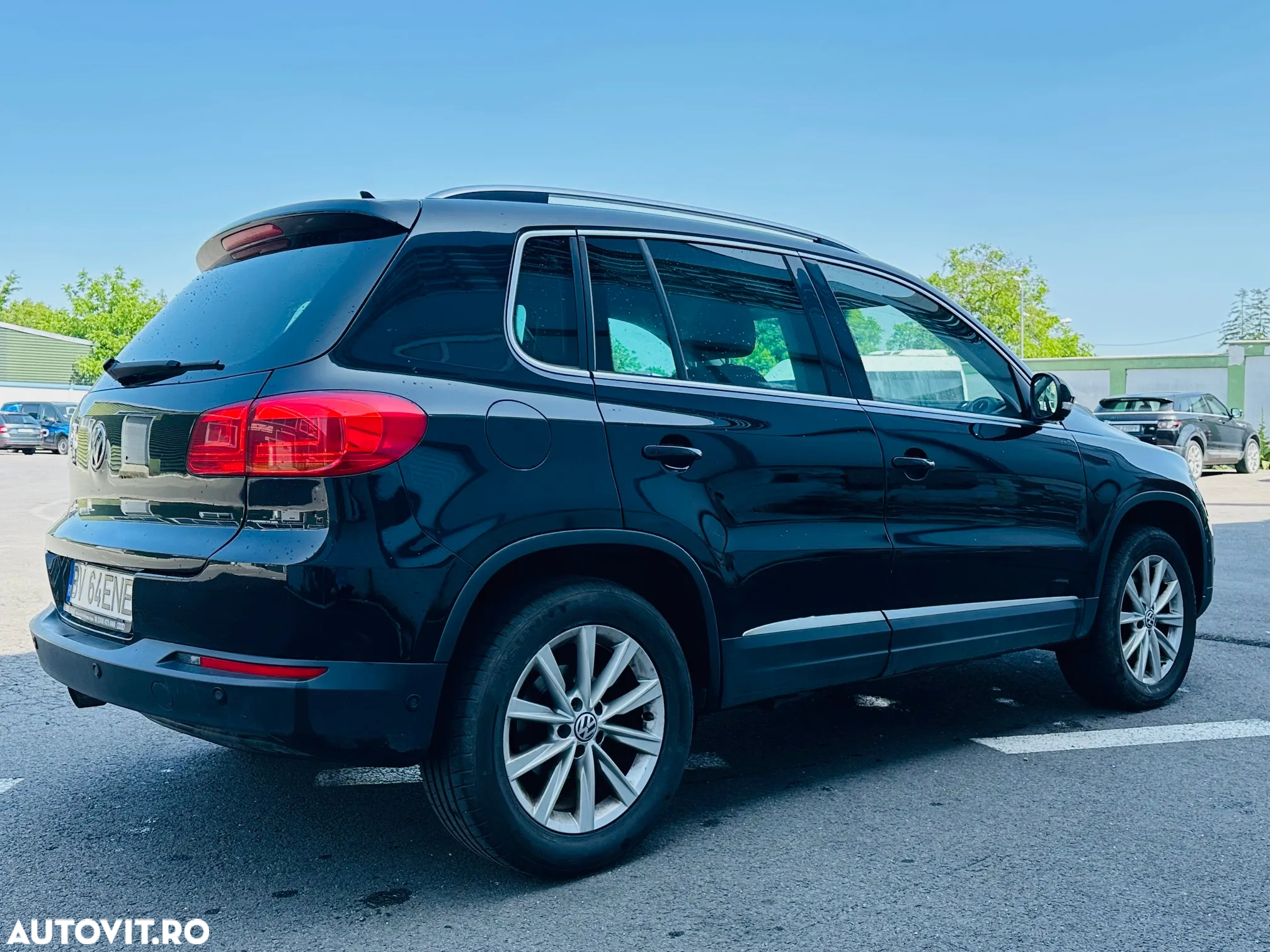 Volkswagen Tiguan - 5