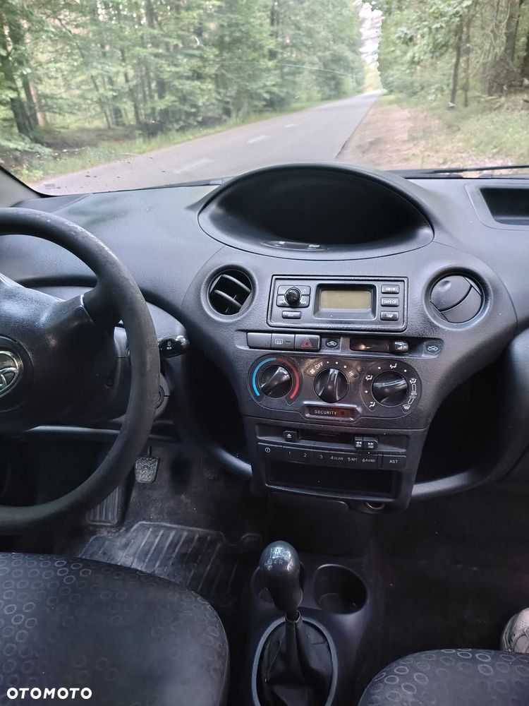Toyota Yaris - 8
