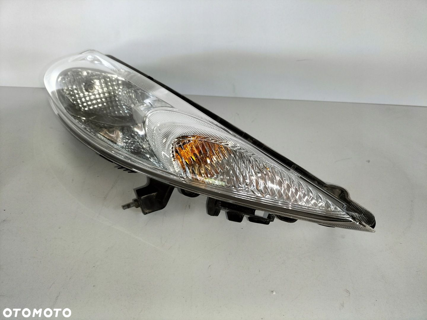 Lampa przednia prawa migacz NISSAN JUKE 10-14 - 2