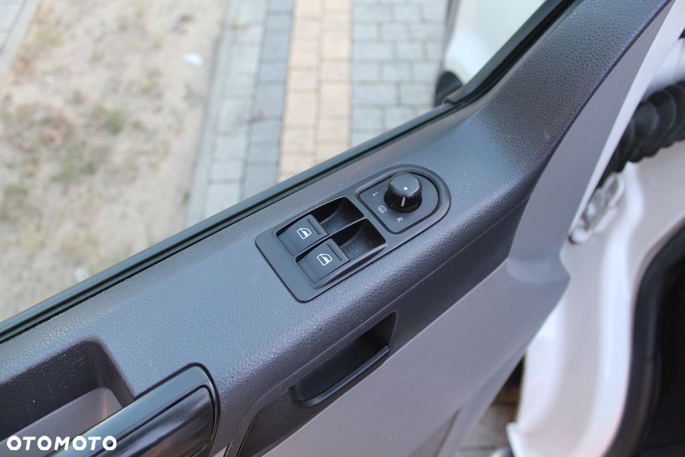 Volkswagen T5 - 18