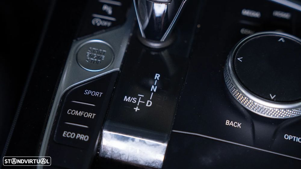 BMW 116 d Pack Desportivo M Auto - 14