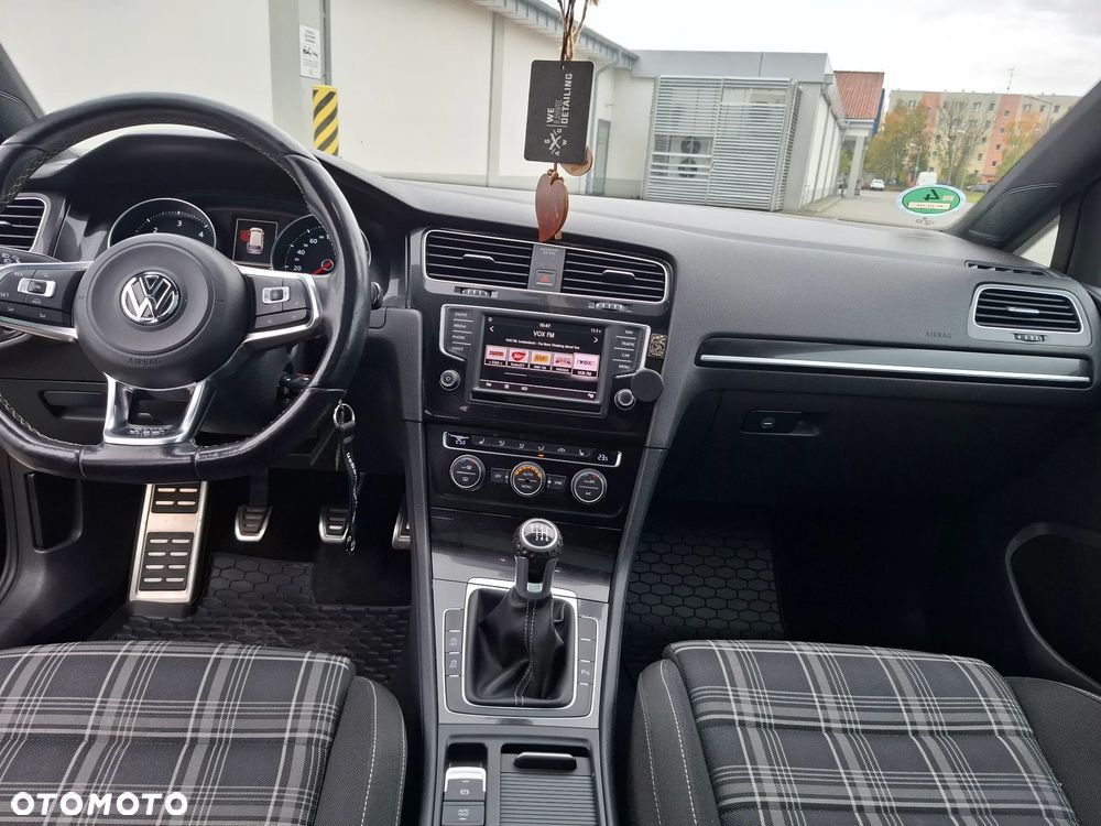 Volkswagen Golf VII 2.0 TDI BMT GTD - 15