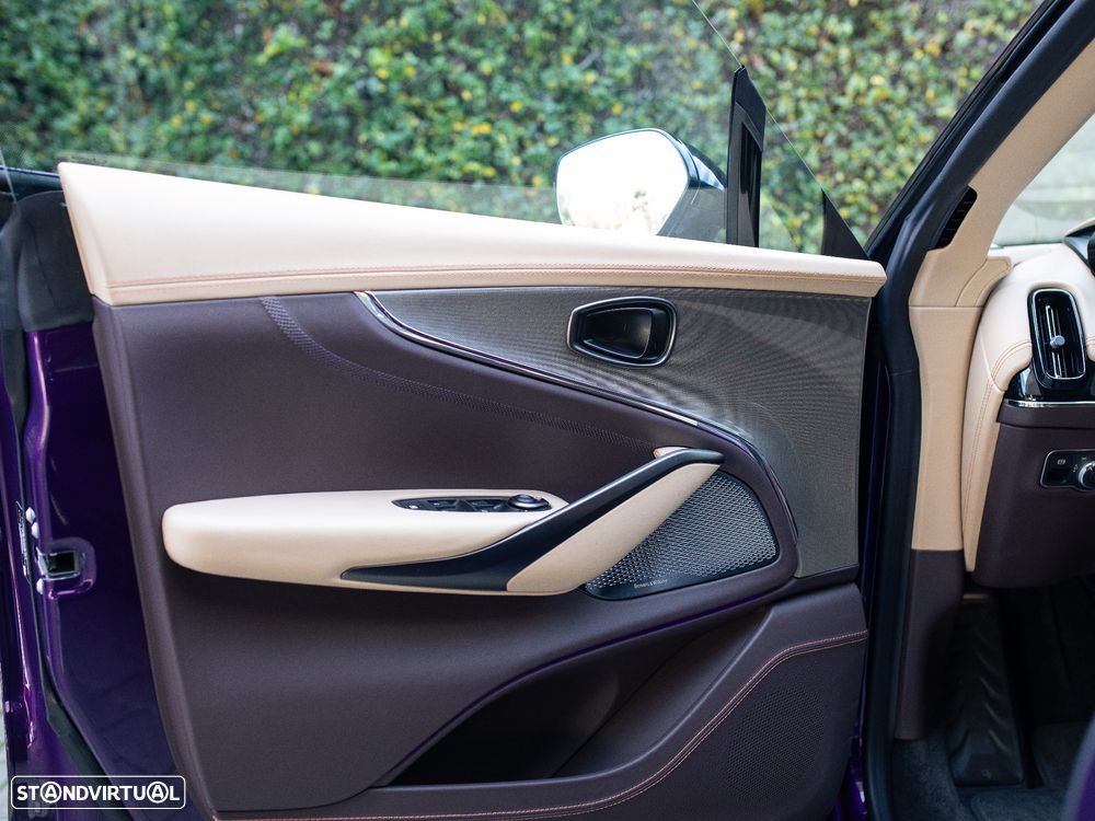 Aston Martin DBX 707 - 46