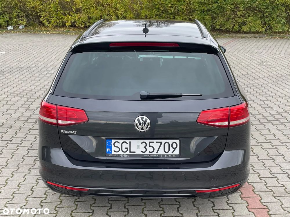 Volkswagen Passat 2.0 TDI (BlueMotion Technology) DSG Comfortline - 11