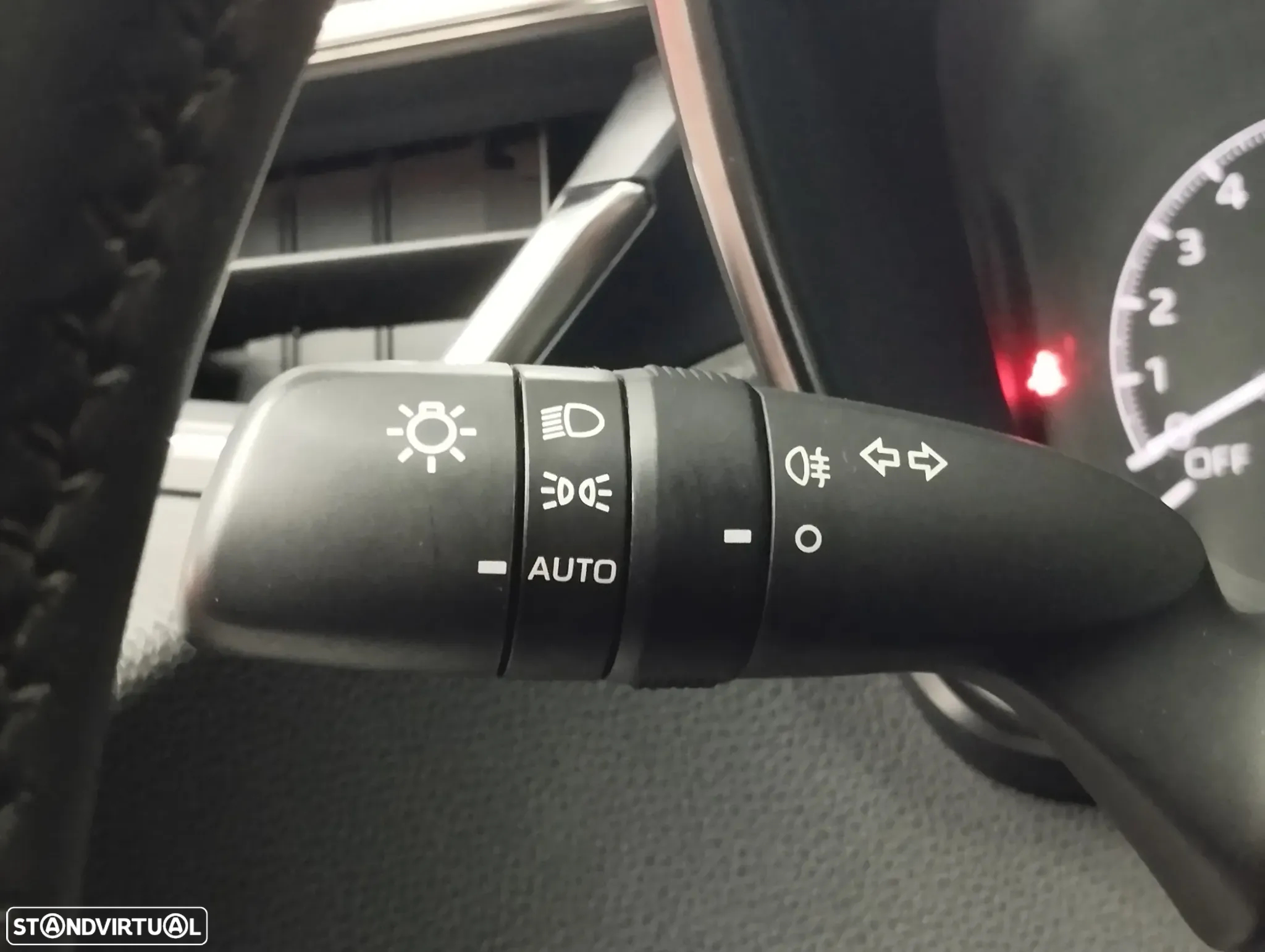 Toyota Corolla 1.8 Hybrid Comfort - 21