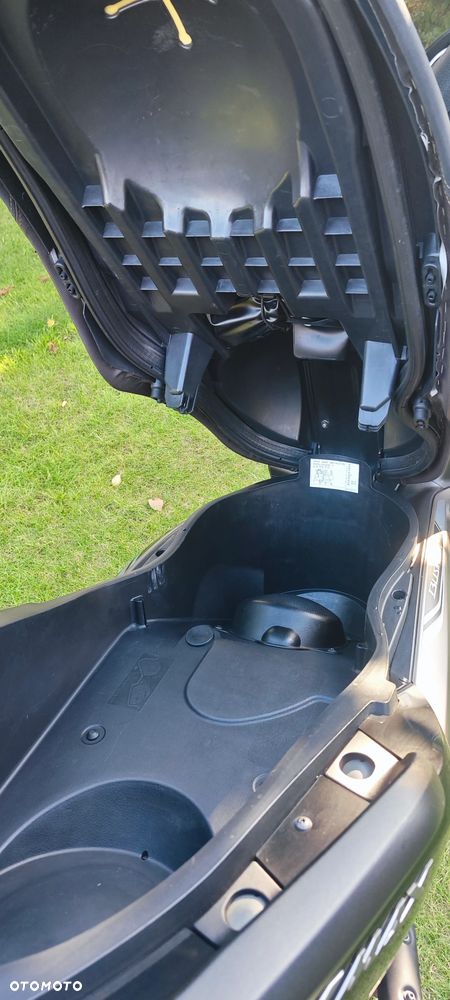 Yamaha X-max - 9
