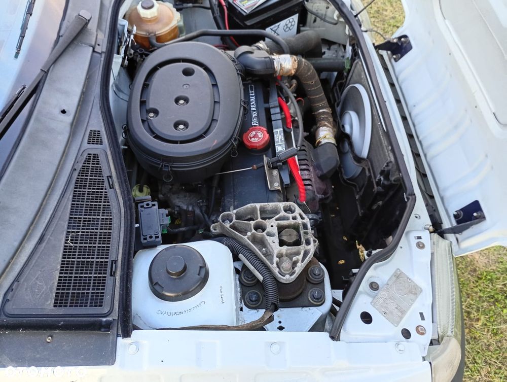 Renault Clio - 29