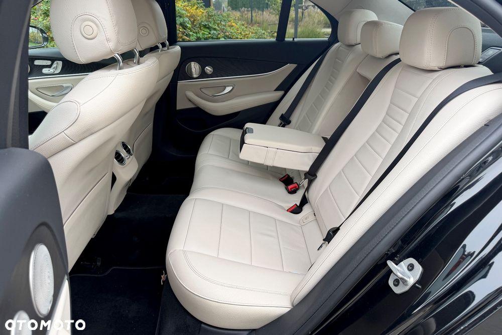 Mercedes-Benz Klasa E 220 d 4-Matic AMG - 19