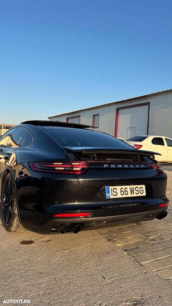 Porsche Panamera - 8
